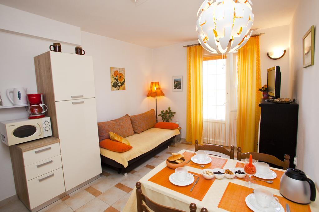 Apartments Marija Vrbnik  Exterior foto